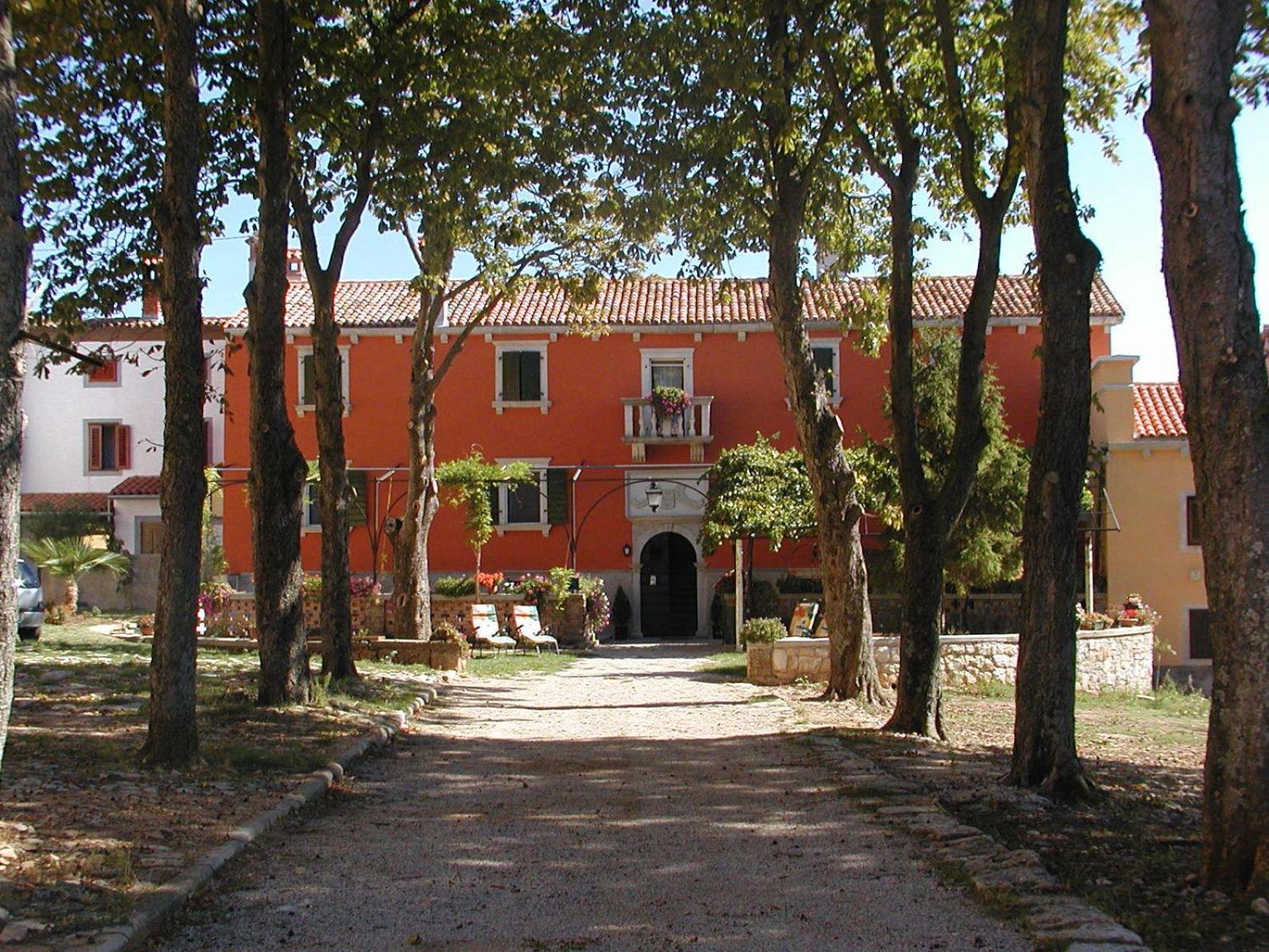 Apartments Lazzarini Battiala Nedescina Exterior photo
